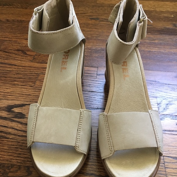 WOMEN'S JOANIE™ II ANKLE STRAP SANDAL * SOREL* - Picture 3 of 8